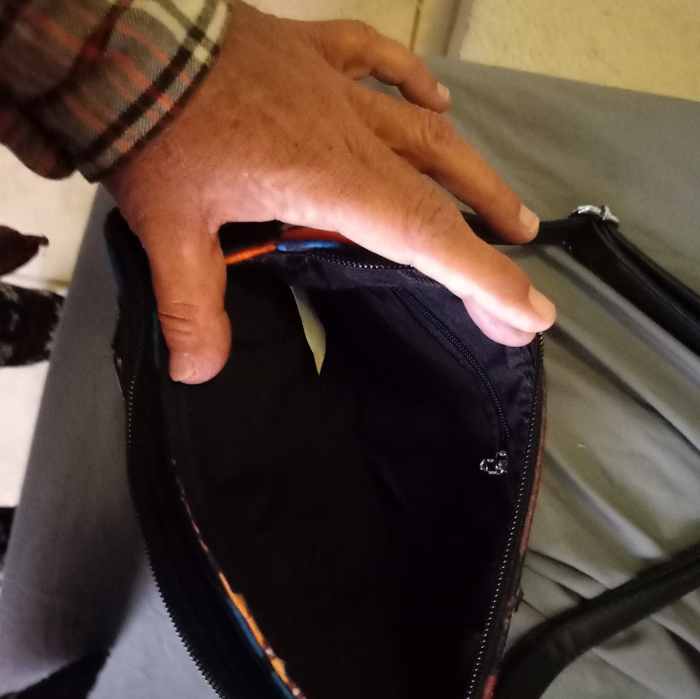 Purse - Picture 4 of 7